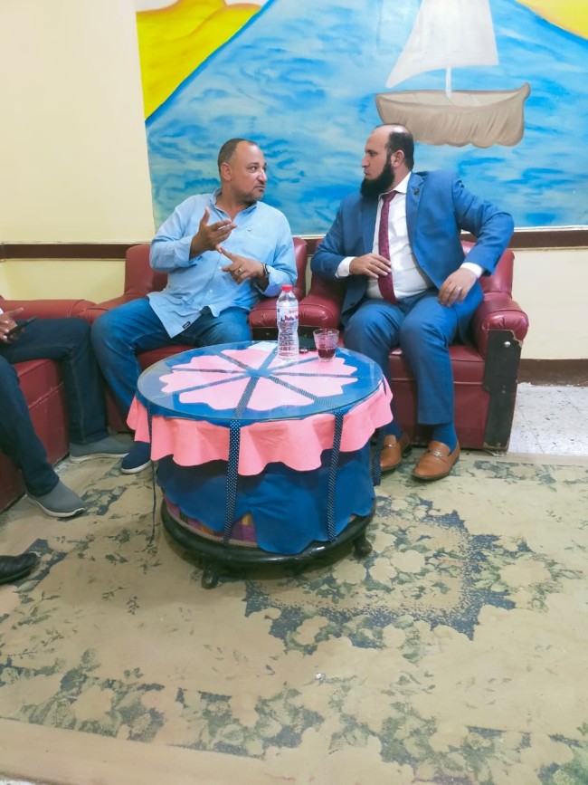 جانب من لقاء النائب خالد أبوخطيب بوكيل إدارة أبوالمطامير التعليمية