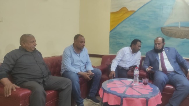 جانب من لقاء النائب خالد أبوخطيب بوكيل إدارة أبوالمطامير التعليمية