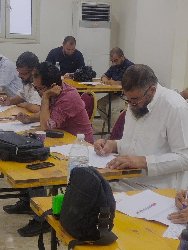 جانب من متابعة أمين الحزب