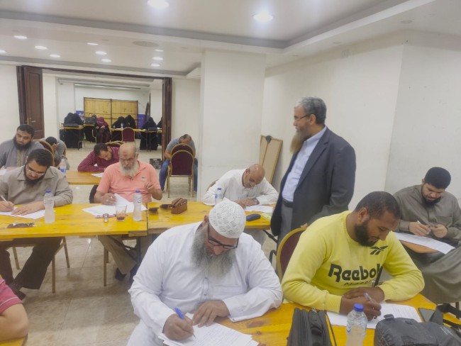 جانب من متابعة أمين الحزب