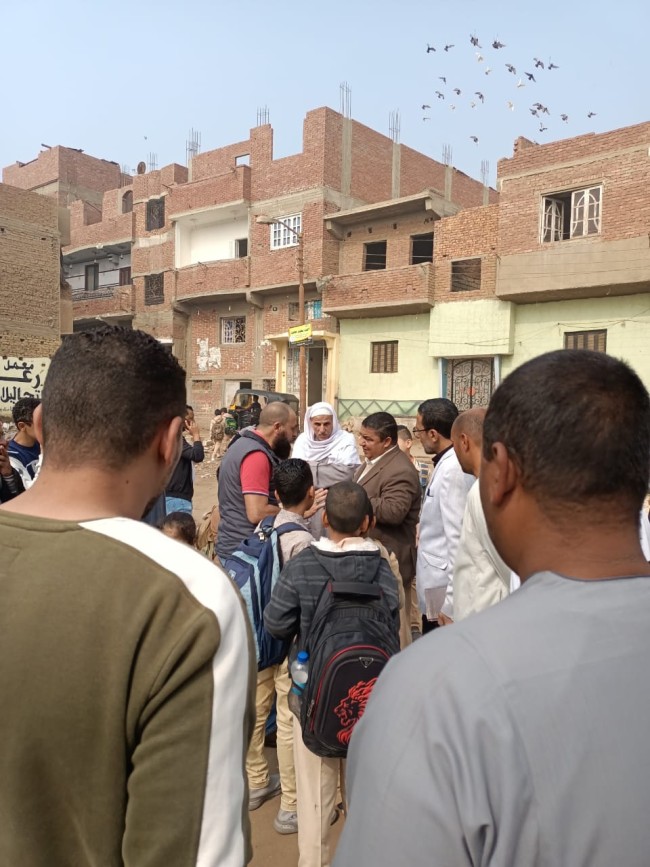 النائب عبدالحكيم مسعود بصحبة لجنة المعاينة
