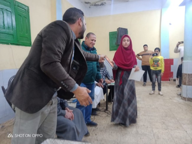 جانب من لقاء النائب أحمد العرجاوي بالأهالي