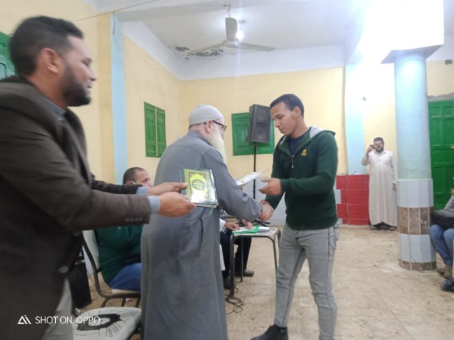جانب من لقاء النائب أحمد العرجاوي بالأهالي