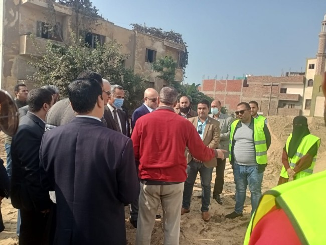 جانب من مرافقة النائب عبدالحكيم مسعود لمحافظ بني سويف