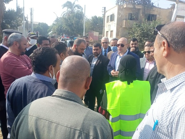 جانب من مرافقة النائب عبدالحكيم مسعود لمحافظ بني سويف