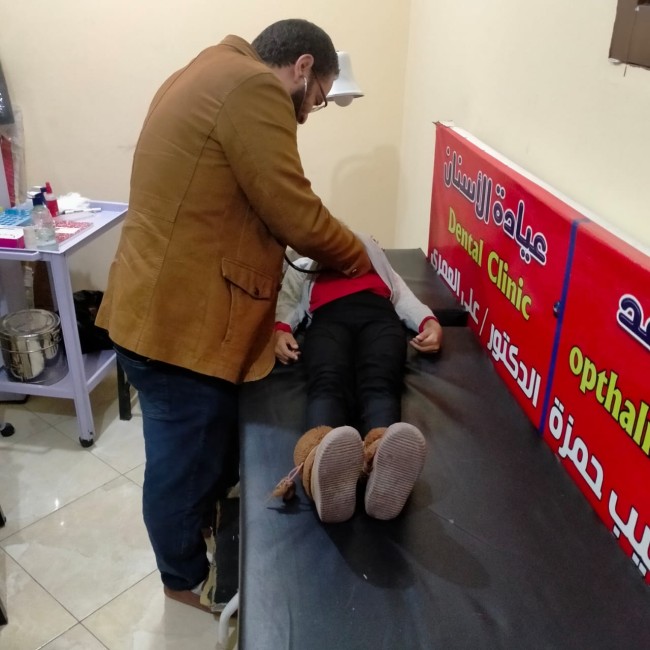 جانب من الفحص بالقافلة