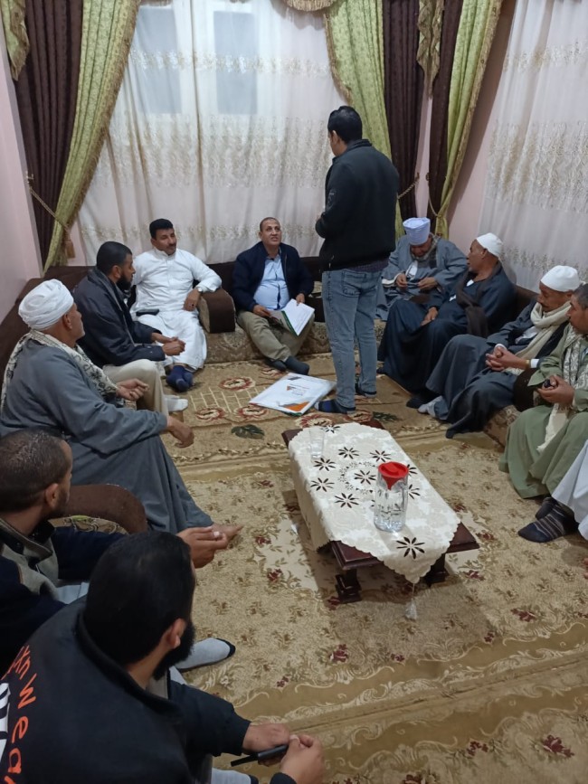 جانب من لقاء النائب أحمد العرجاوي بالأهالي