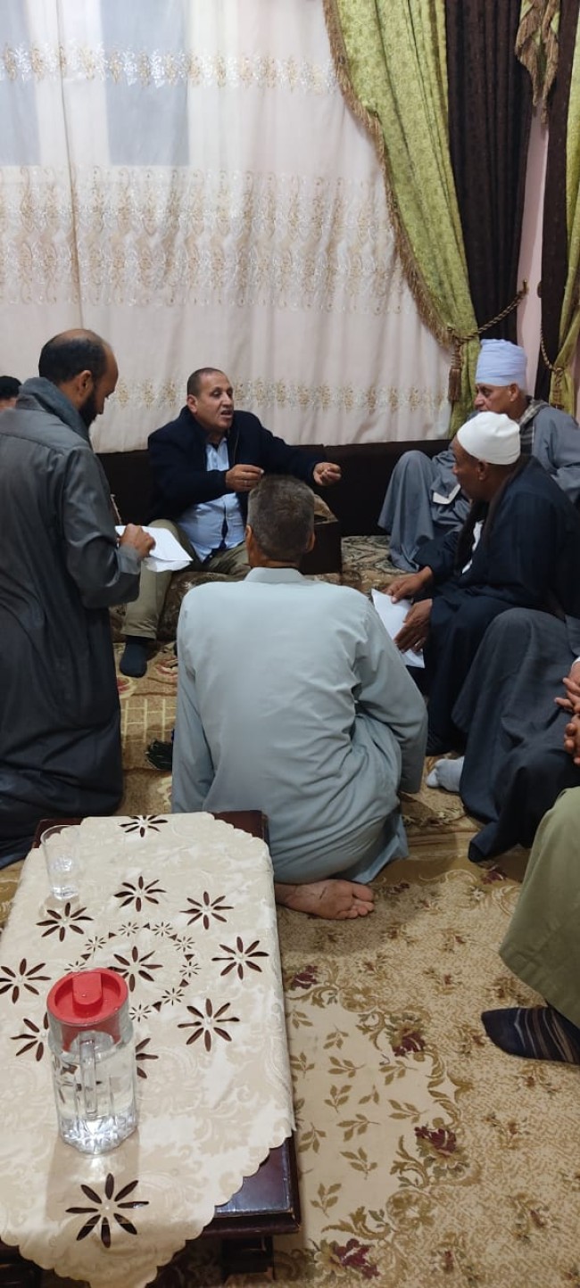 جانب من لقاء النائب أحمد العرجاوي بالأهالي