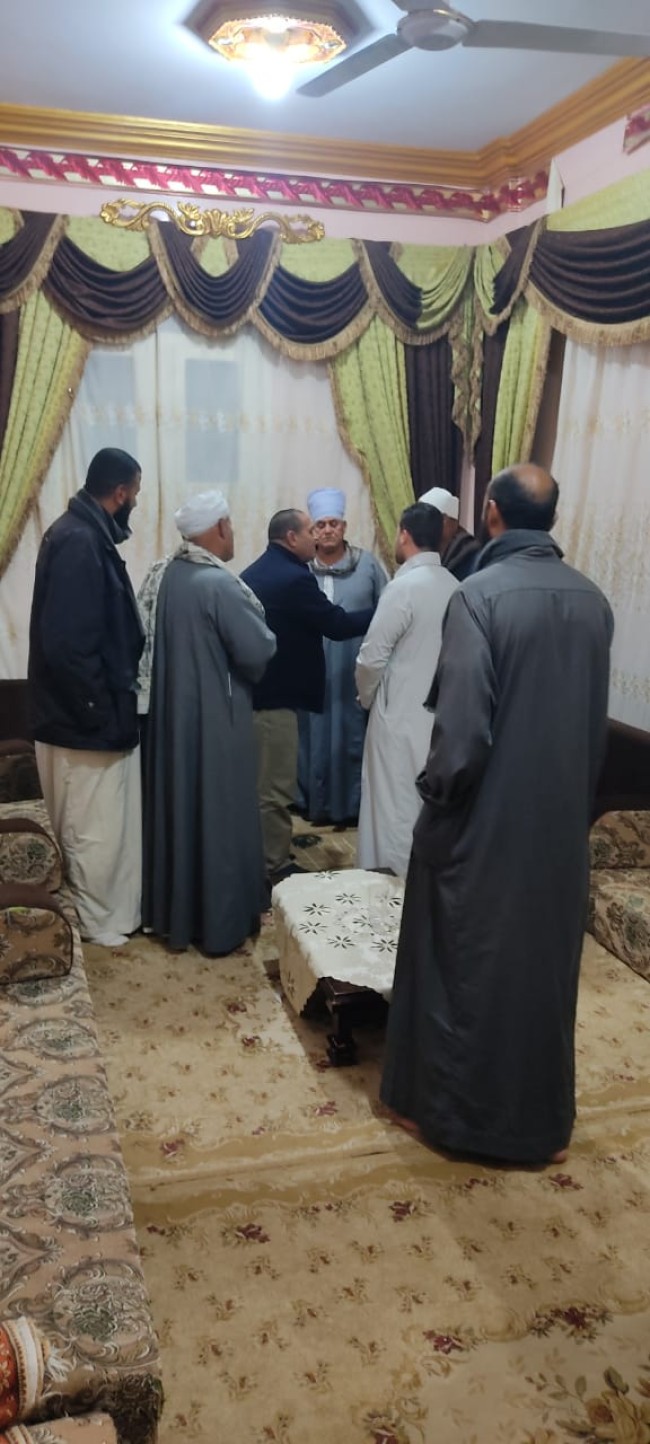 جانب من لقاء النائب أحمد العرجاوي بالأهالي