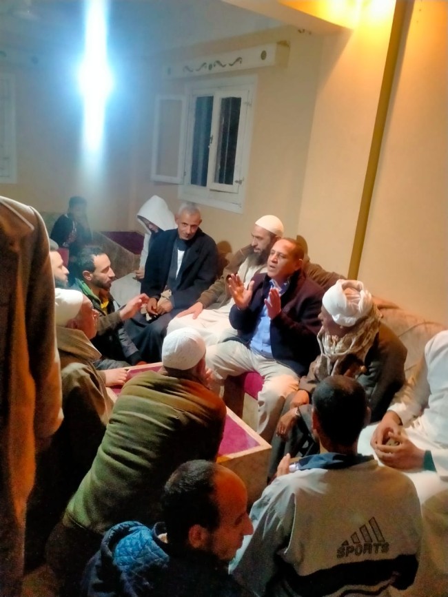 جانب من لقاء النائب أحمد العرجاوي بالأهالي