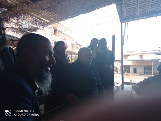 النائب أحمد حمدي يلتقي بتجار الوكالة