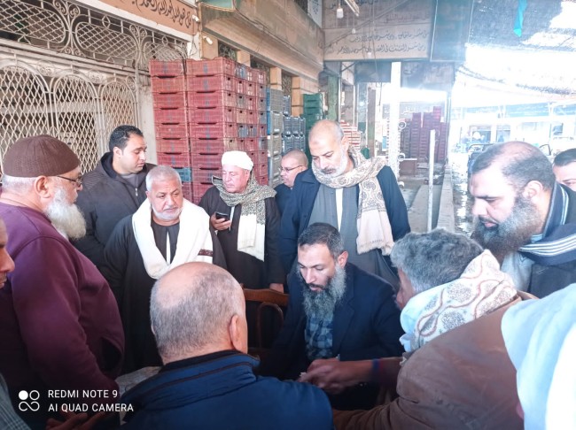 النائب أحمد حمدي يلتقي بتجار الوكالة