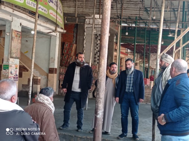 النائب أحمد حمدي يلتقي بتجار الوكالة
