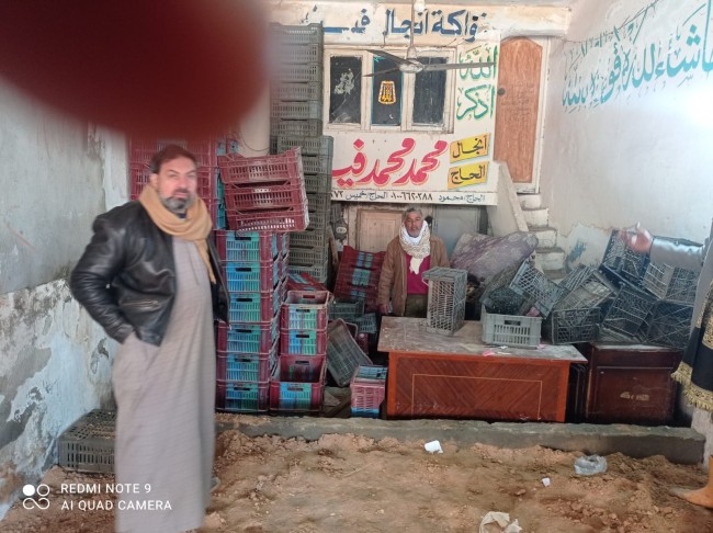 النائب أحمد حمدي يلتقي بتجار الوكالة