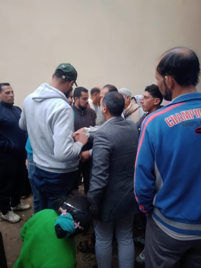 جانب من إقبال المواطنين على القافلة