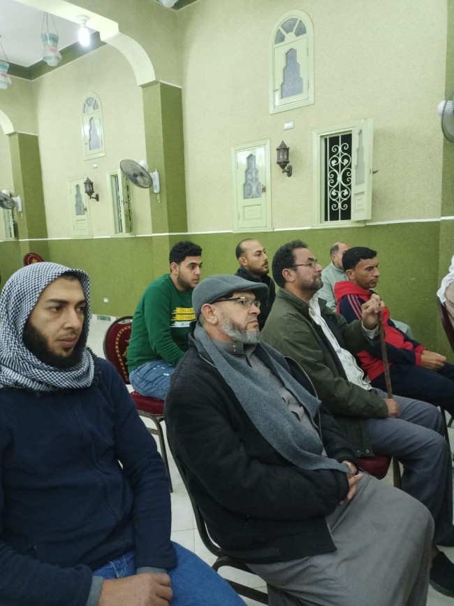 جانب من لقاء النائب أحمد العرجاوي بالأهالي
