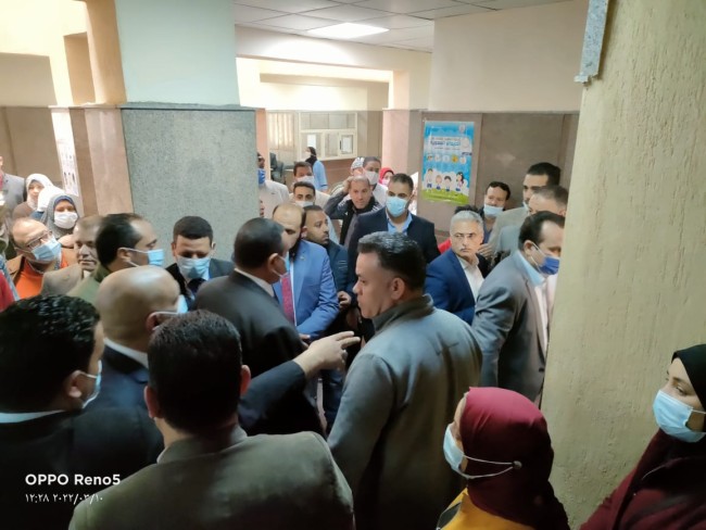 النائب خالد أبوخطيب مع اللواء هشام آمنة محافظ البحيرة