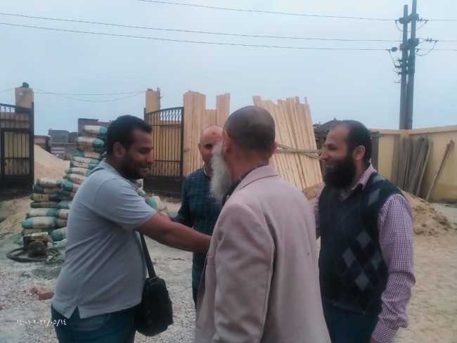 جانب من جولة النائب بمعمل القزاز