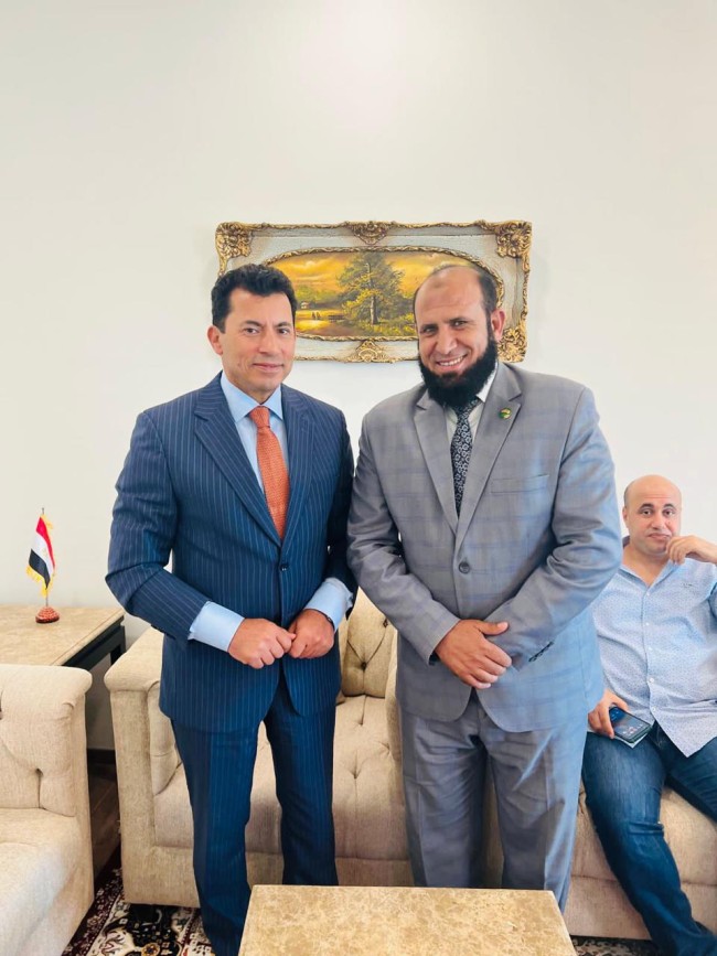 لقاء النائب خالد أبو خطيب مع وزير الصحة والسكان