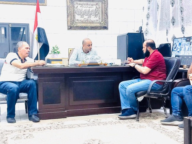 جانب من لقاء أبو خطيب مع رئيس مجلس مدينة أبو المطامير