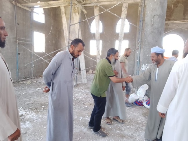 جانب من متابعة أعمال إحلال وتجديد المسجد