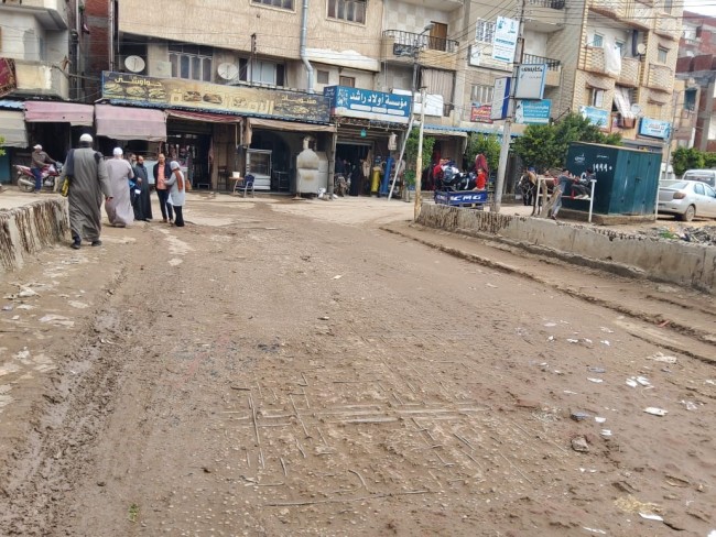 جانب من المعاينة بحضور النائب أحمد حمدي