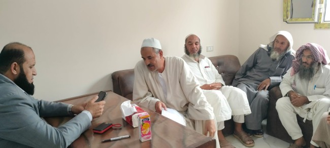 جانب من لقاء "أبو خطيب" مع رئيس الوحدة المحلية بـ"العشرة آلاف"