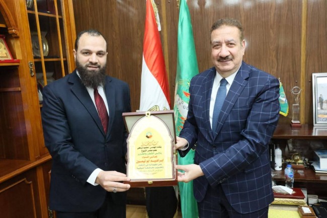 جانب من لقاء المحافظ بالنواب