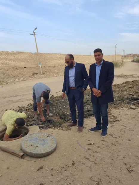 بعد 3سنوات من المعاناة.. "عبد العليم" نائب النور يُنهي أزمة الصرف الصحي بمدرسة طاميه الابتدائية