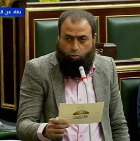 مكتب عبد الحكيم مسعود يتواصل لحل مشكلة عدم وصول المياه للمزارعين من ترعة الصحارة.. و تطهير الترعة خلال أيام