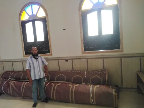 استجابة لطلب "العرجاوي".. استلام فرش مسجد التقوى بقرية روبيل بالبحيرة