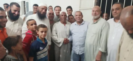 أحمد العرجاوي يزور قرية روضة خيري لمناقشة مشاكلها.. ويؤكد: سنوفر حملة تطعيمات لفيروس كورونا مخصصة للقرية