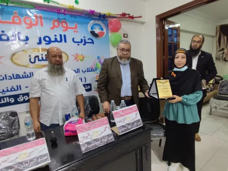 "بخيت": المعلم هو الركيزة الأساسية للتفوق.. ويؤكد أن "حملة العلم" هم الأساطير الحقيقيون
