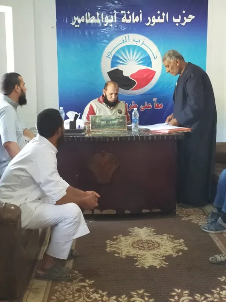 بالصور.. لقاء"أبوخطيب" الدوري مع أهالي الدائرة لتلقي طلباتهم والسعي في حلها