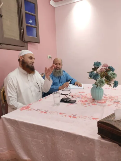 عبدالمنعم عبدالعليم يلتقي أهالي سنهور القبليةضمن جولاته الميدانية بالدائرة