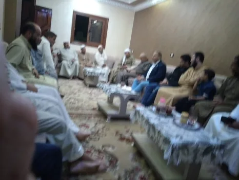 أحمد العرجاوي يلتقي أهالي منطقة قافلة وتوابعها ضمن جولاته الميدانية بأبوحمص