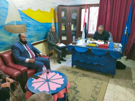 "أبوخطيب" يلتقي بوكيل "تعليم أبو المطامير" لمناقشة عجز المدرسين" و"تسليم الكتب" و" صيانة المدارس"