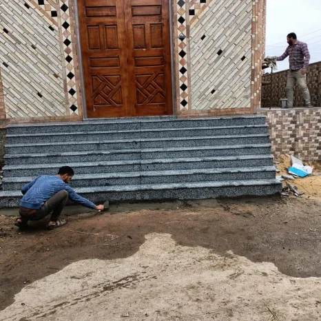 بالصور..النائب أحمد حمدي يتابع اتمام مسجد عزبة ابونعبجه بدفشو