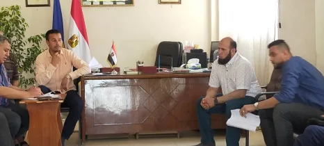 بحضور خالد أبوخطيب.. محضر تنسيقي لإتمام أعمال مرحلتي رصف طريق "كوم أمبو - أبودراع" بطول 28 كم