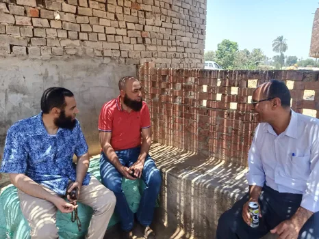 بحضور عبدالحكيم مسعود.. مدير "وادي النيل" يعاين مصانع الطوب بالميمون لتوصيل الغاز الطبيعي