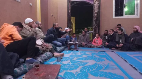 عبد الحكيم مسعود يستمع لأهالي عزبة أبو النور ويناقش  المشكلات التي تواجههم ضمن جولاته الميدانية بقرى الدائرة