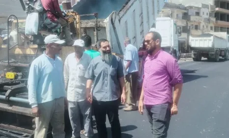 جانب من متابعة النائب أحمد حمدي لأعمال الرصف