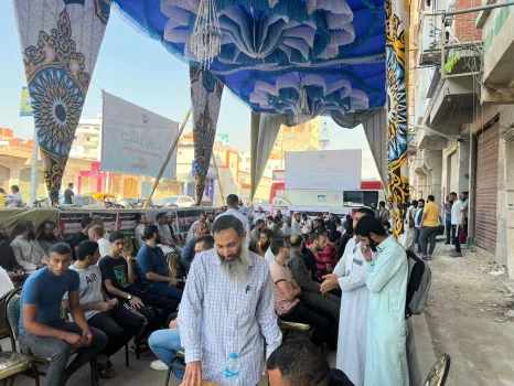 بالصور.. "حمدي" و"غنيم" يشاركان فى حملة "النور" للتبرع بالدم تحت شعار "جسد واحد"