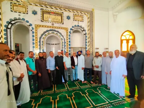 بالصور.. وفد مكتب النائب أحمد حمدي يشارك الأهالي فرحتهم باستلام فرش مسجد "طلمبات تروجي" في سيدي غازي