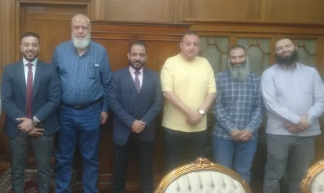 استجابة لطلب النائب أحمد حمدي وفي حضوره.. صرف مستحقات العاملين بشركتي "كفر الدوار للغزل والنسيج وصباغي البيضا - الحرير الصناعي" بكفر الدوار.. صور