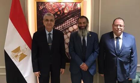 النائب أحمد حمدي يلتقى وزير الكهرباء والطاقة المتجددة لمناقشة مشاكل الكهرباء بكفر الدوار.. صور