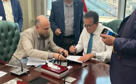 "عبد العليم" يبحث مع وزير الصحة تطوير مستشفى طامية المركزي ودعمها بأجهزة طبية