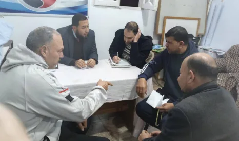 النائب محمود رشاد يلتقي أهالي "إدكو" في لقاء المواطنين لبحث طلباتهم