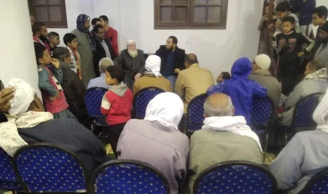 النائب محمود رشاد يقف على احتياجات قريتي القصر المصري وقافلة في جولة ميدانية